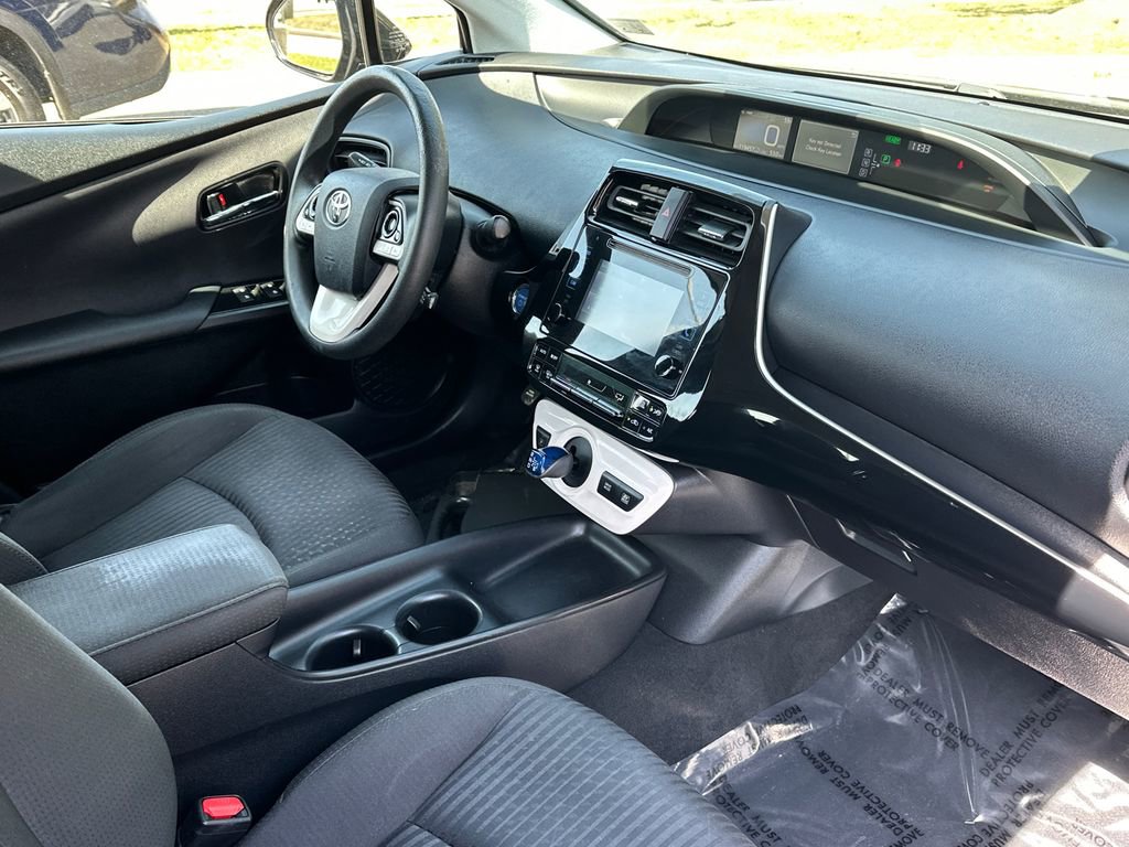 Used 2018 Toyota Prius Two image 11
