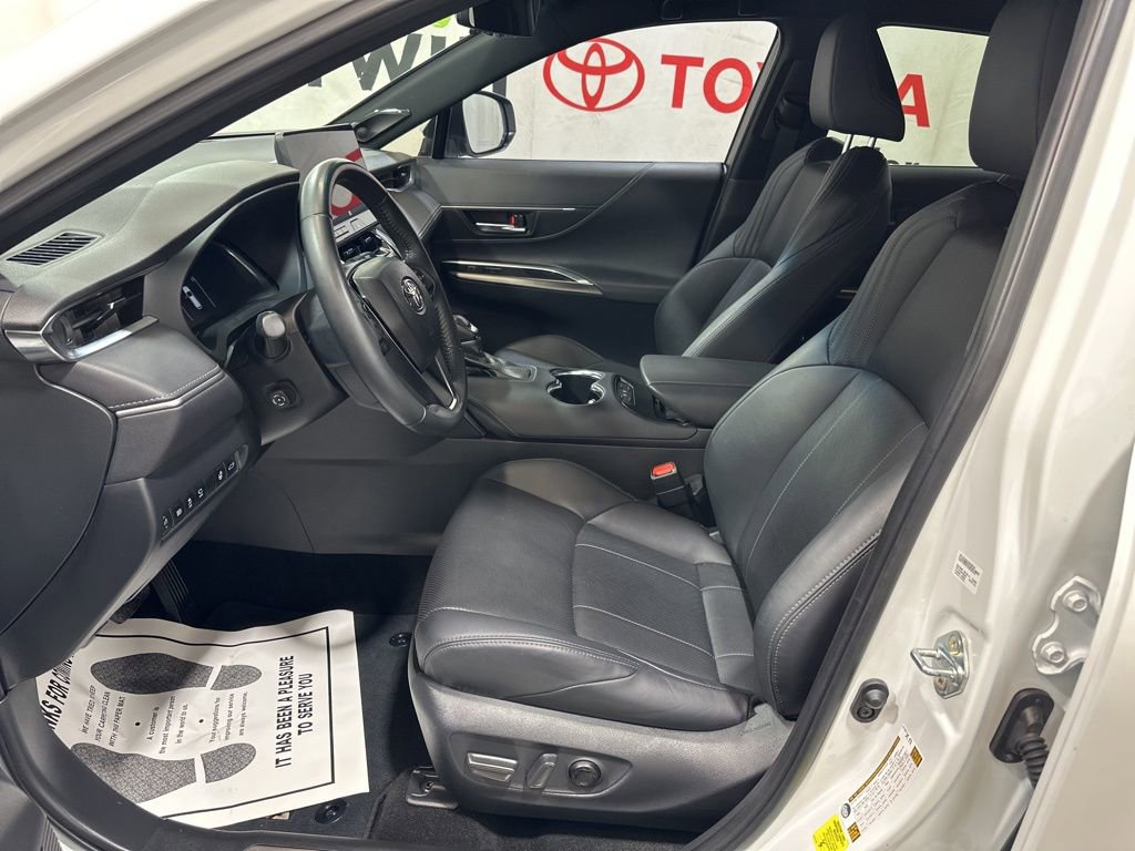 Used 2024 Toyota Venza Limited image 22