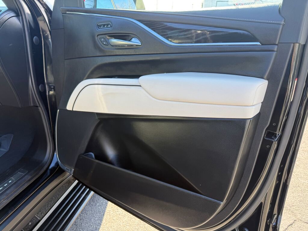 Used 2021 Cadillac Escalade ESV Sport w/ Driver Assist Tech Package image 30