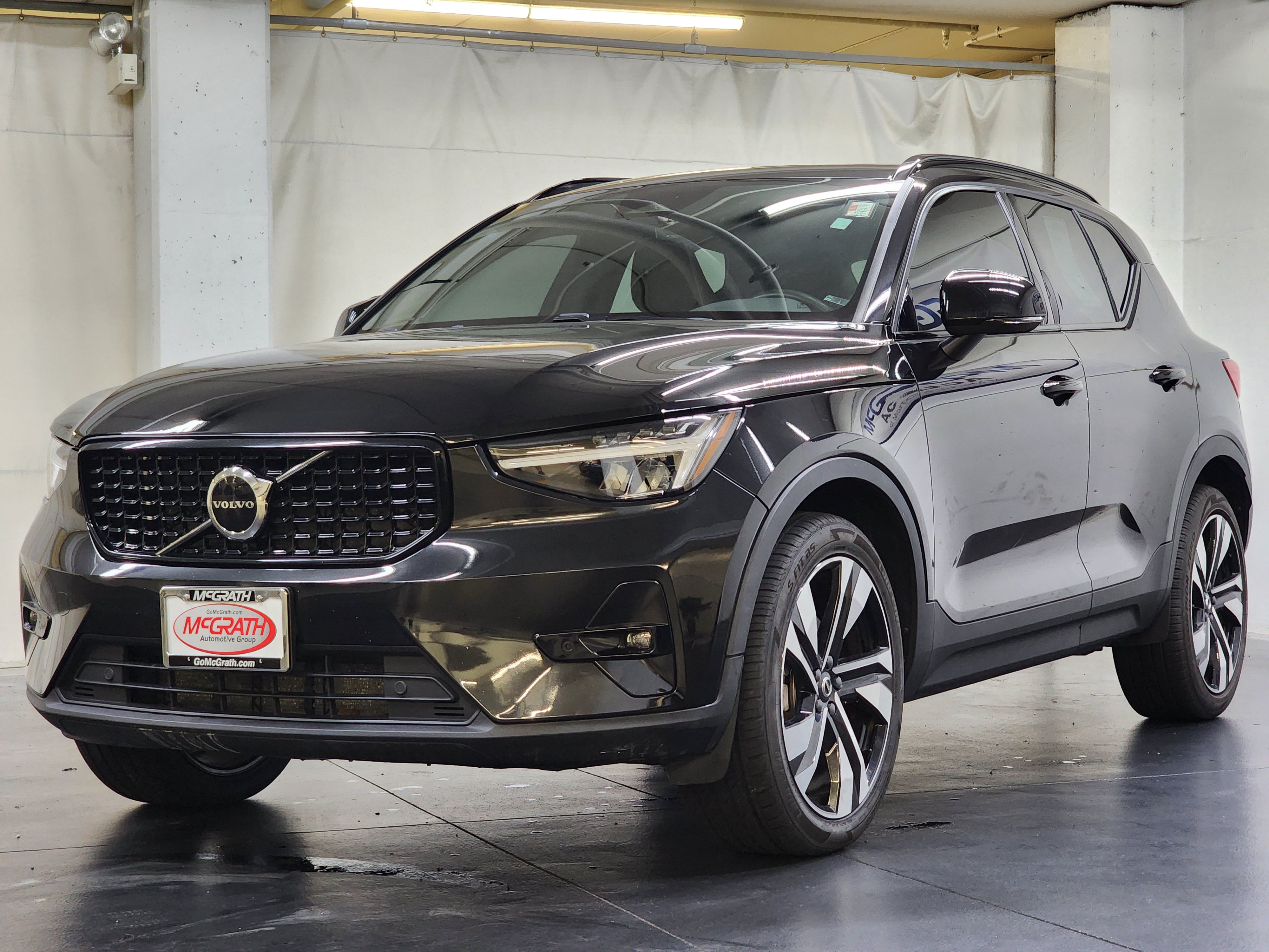 Used 2023 Volvo XC40 B5 Plus w/ Climate Package AWD/4WD image 11