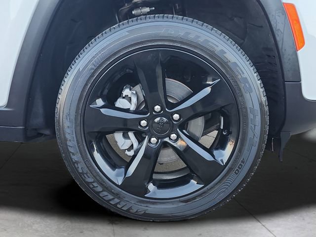 Used 2024 Jeep Grand Cherokee Altitude image 30