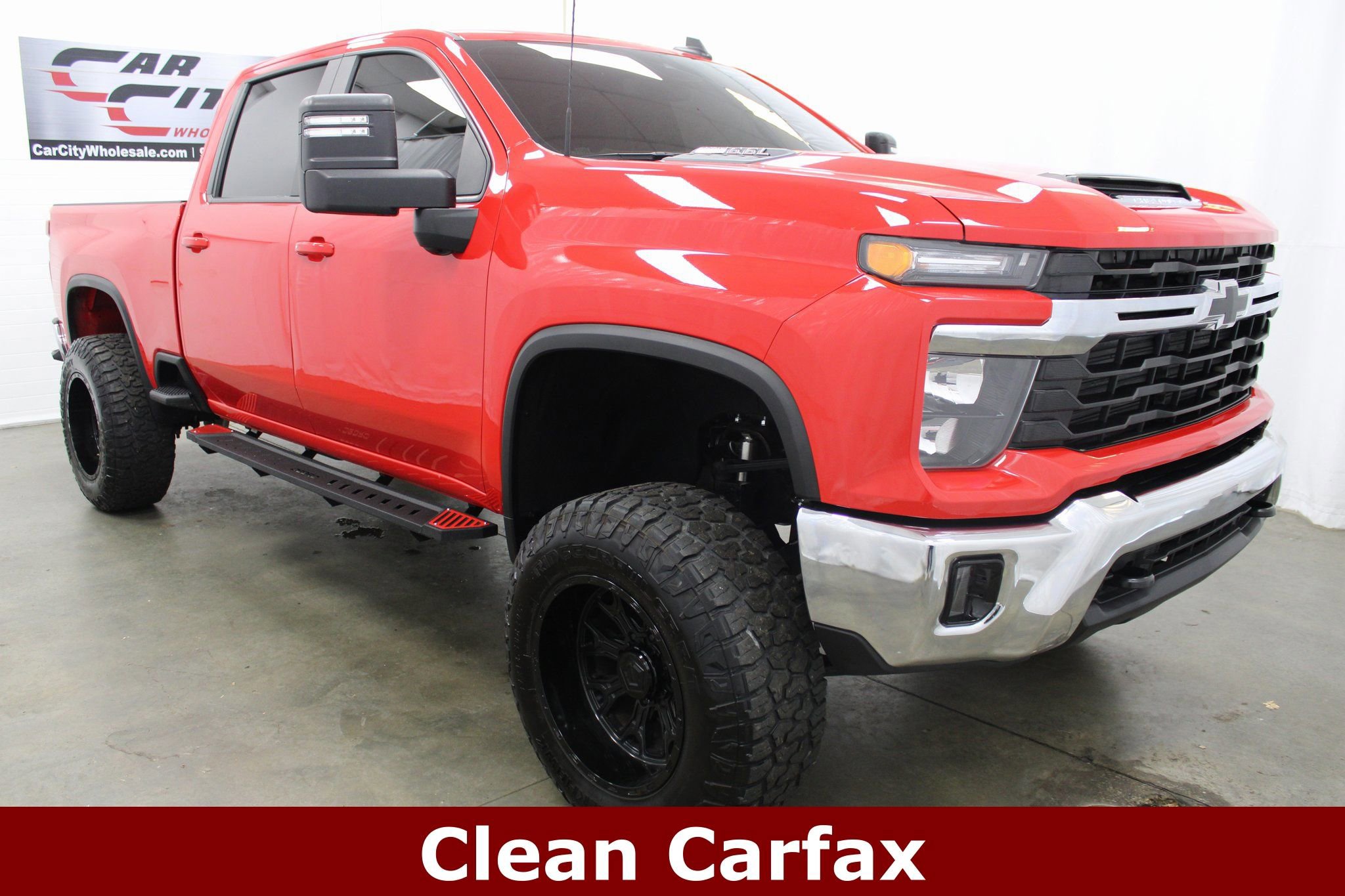 Used 2025 Chevrolet Silverado 2500 LT image 4