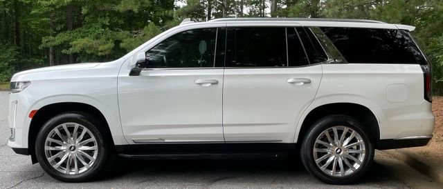 Used 2022 Cadillac Escalade Premium Luxury AWD/4WD image 4