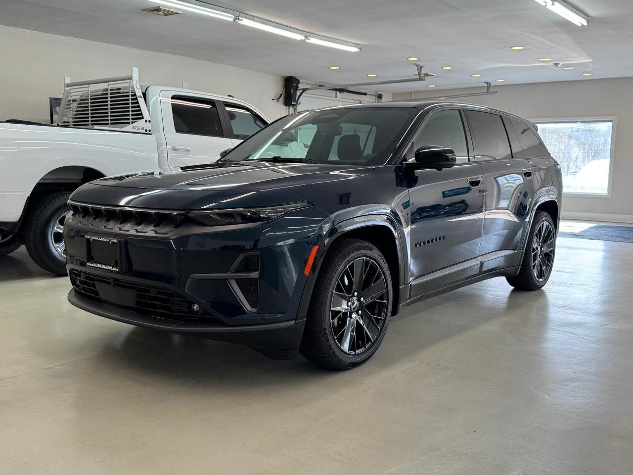 Used 2024 Jeep Wagoneer Launch Edition AWD/4WD image 1