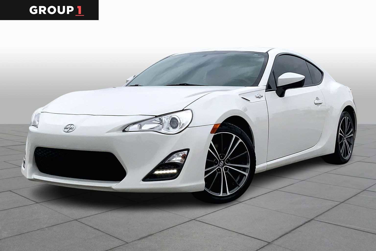 Used 2015 Scion FR-S image 1