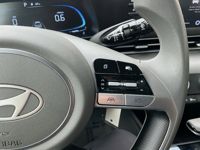 Certified 2024 Hyundai Elantra SE FWD image 22