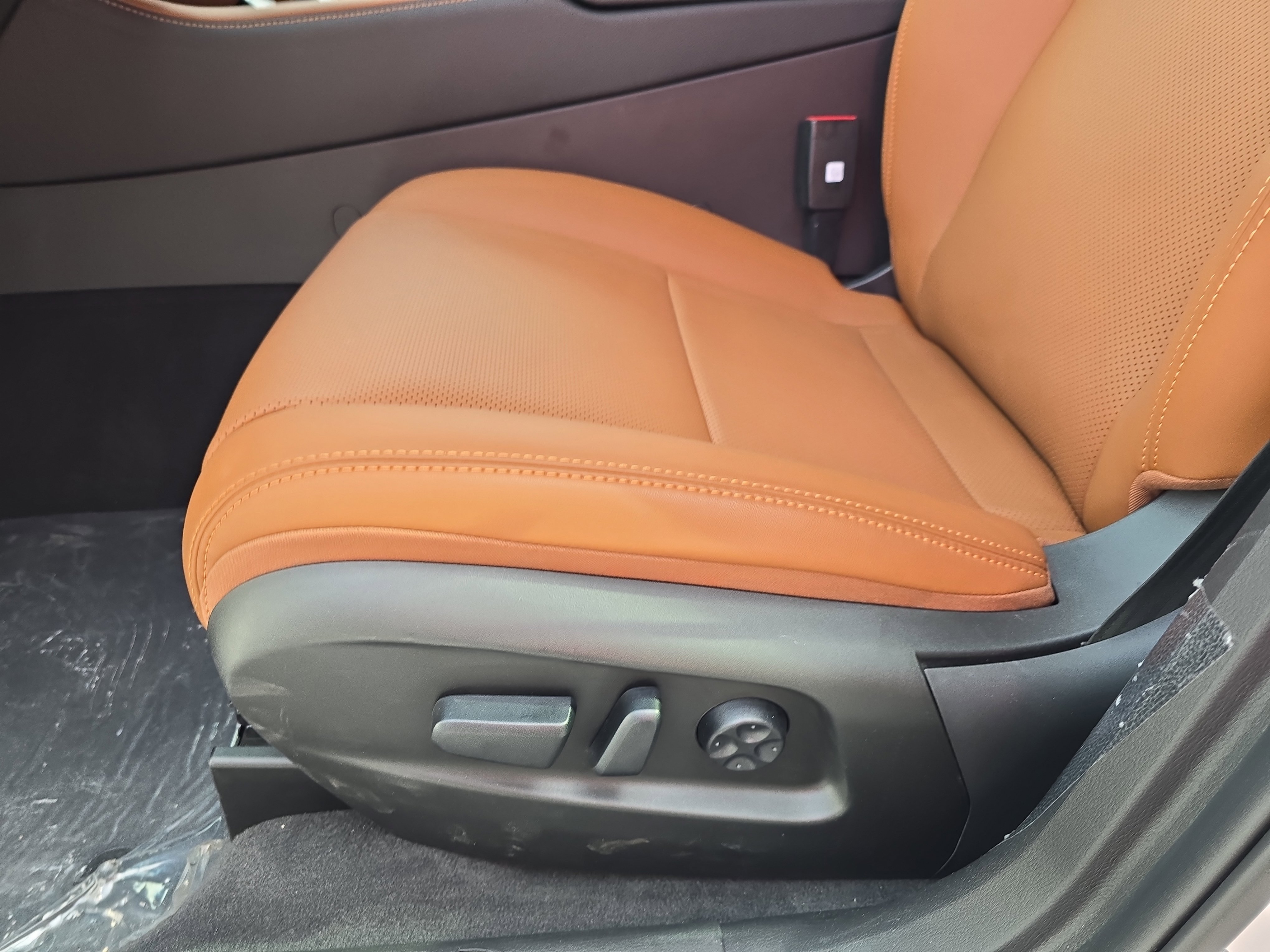 New 2025 VinFast VF 8 Plus image 26