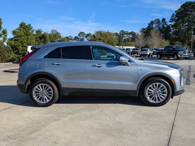 Used 2024 Cadillac XT4 Premium Luxury FWD image 3