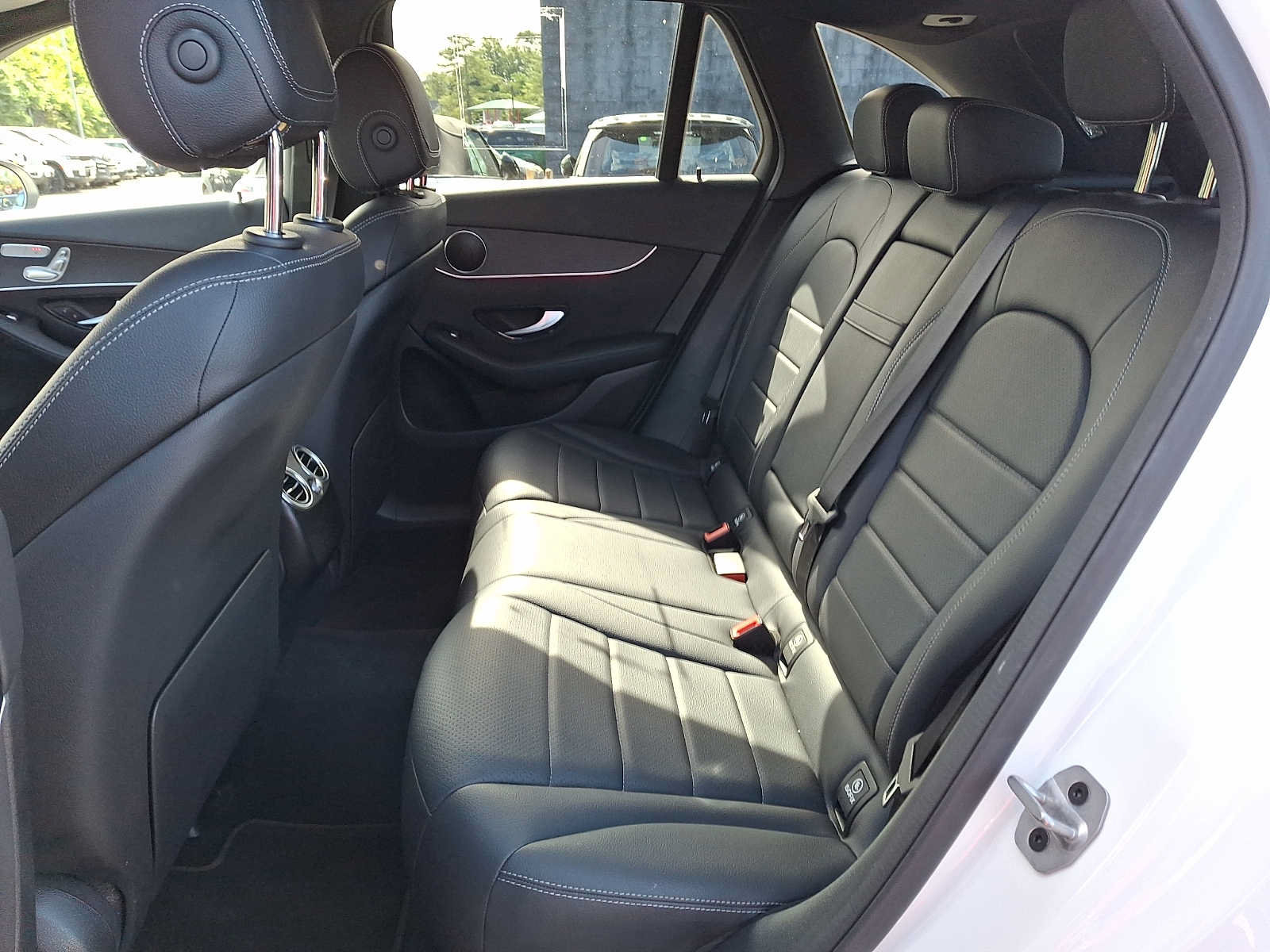 Used 2022 Mercedes-Benz GLC 300 4MATIC image 7