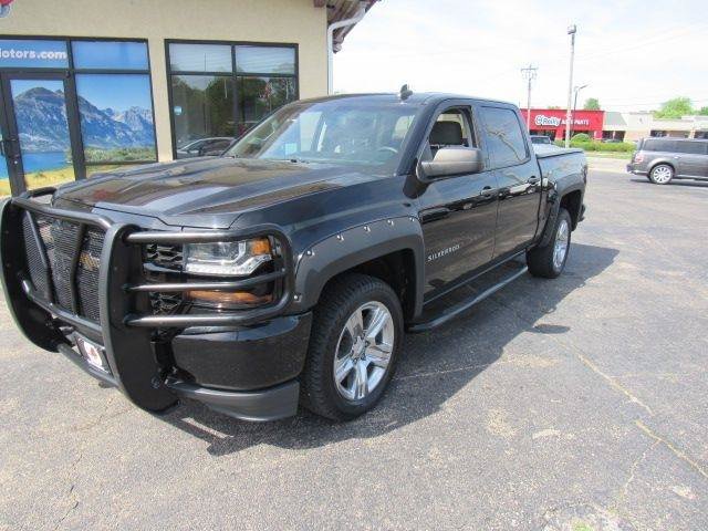 Used 2018 Chevrolet Silverado 1500 Custom w/ Custom Value Package AWD/4WD image 2
