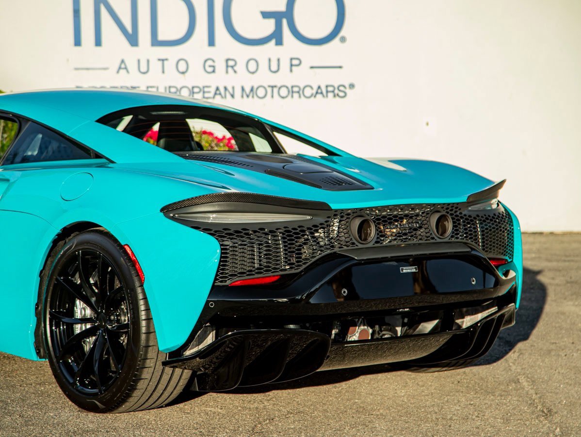 New 2025 McLaren Artura image 10