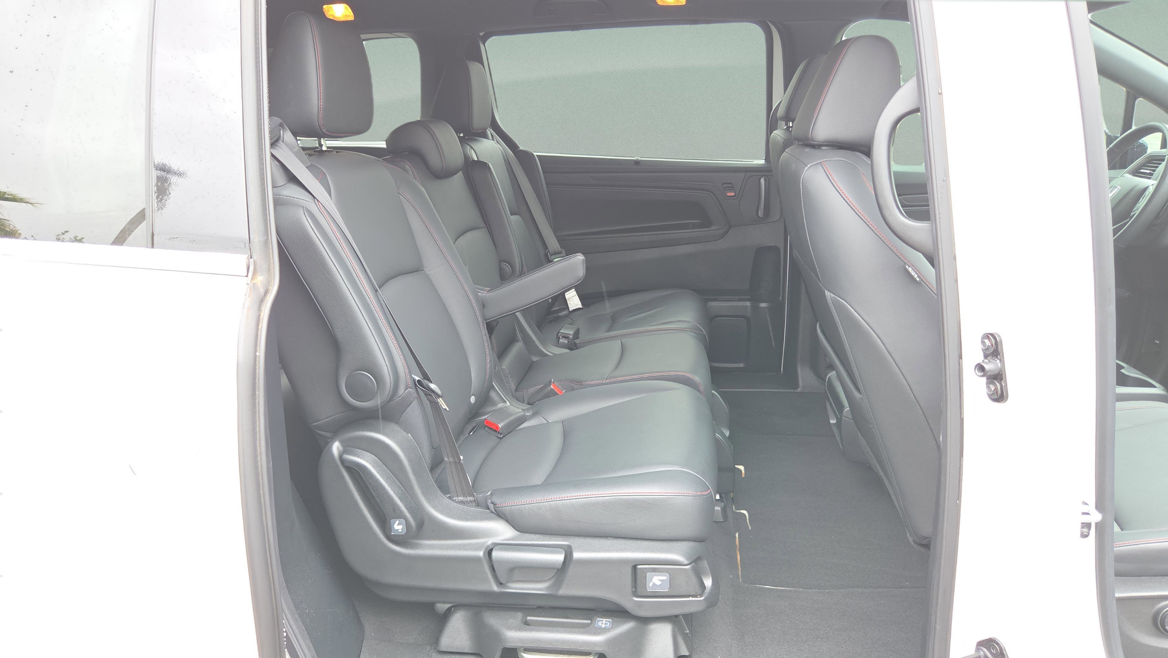 Used 2024 Honda Odyssey Sport image 16