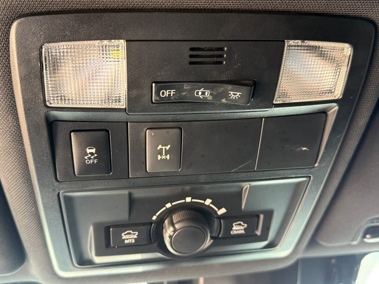 Used 2018 Toyota Tacoma TRD Off-Road w/ Technology Package AWD/4WD image 21