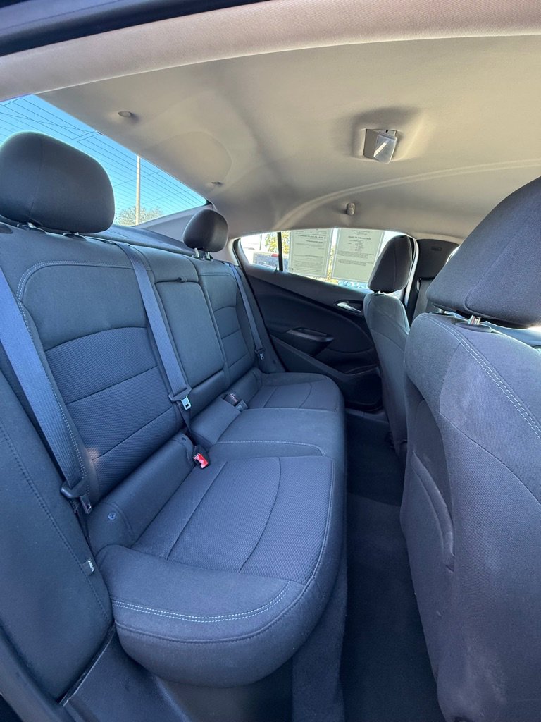 Used 2018 Chevrolet Cruze LT image 10