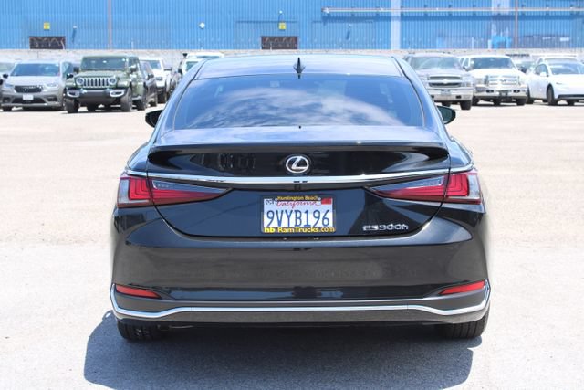 Used 2025 Lexus ES 300h w/ Premium Package FWD image 4