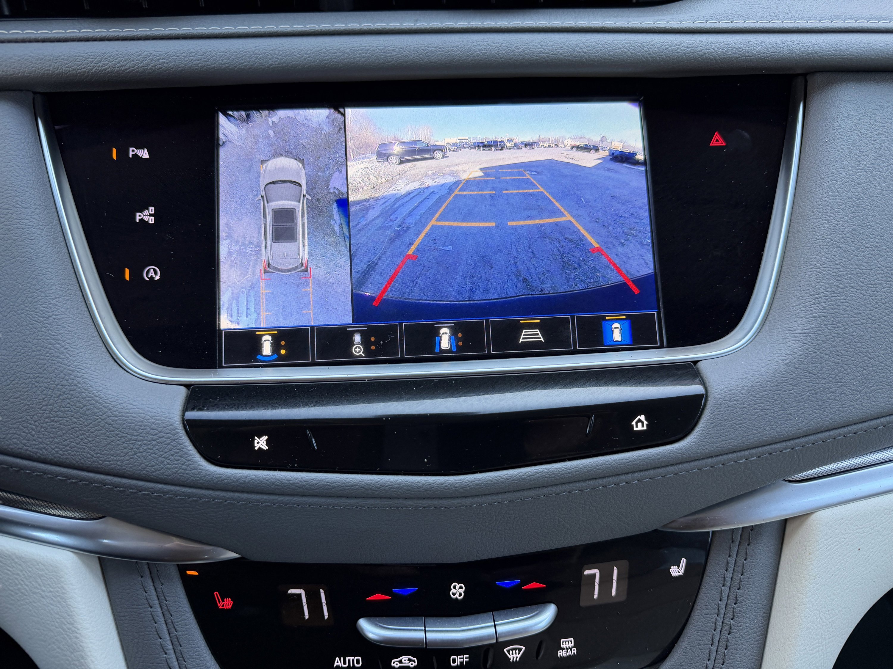 Used 2024 Cadillac XT5 Premium Luxury w/ Technology Package image 5