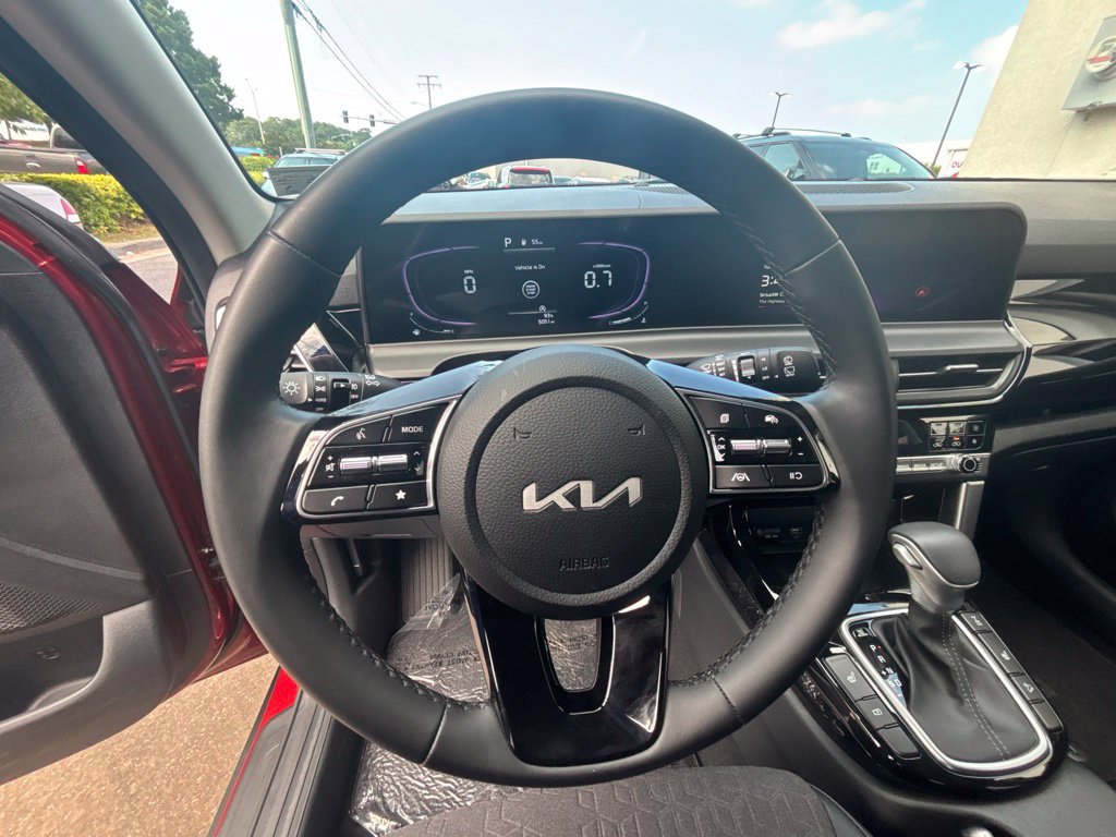 Certified 2025 Kia Seltos S AWD/4WD image 14
