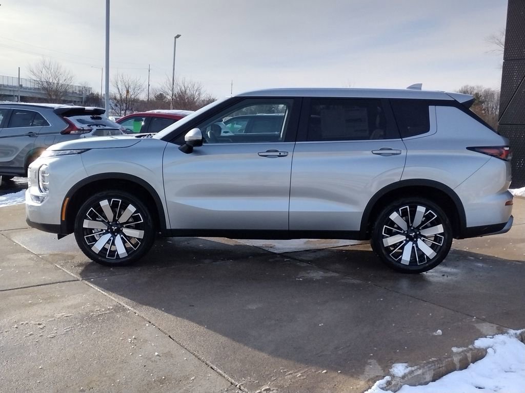 New 2026 Mitsubishi Outlander SE image 19