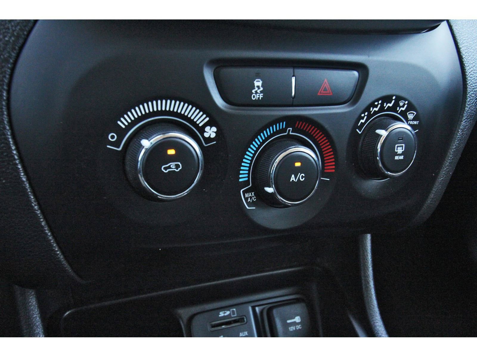 Used 2016 Jeep Cherokee Sport image 27