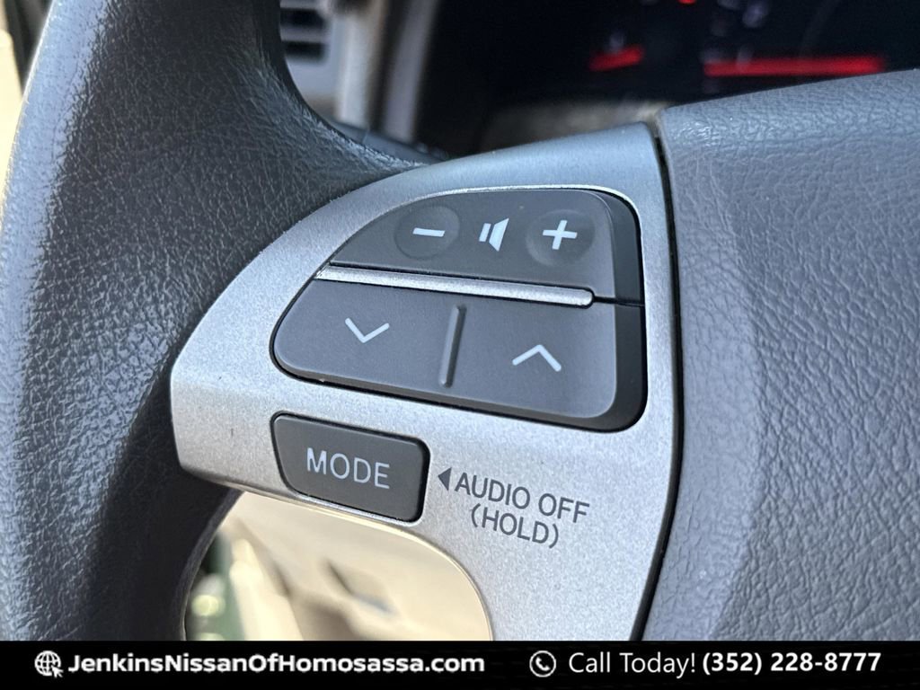 Used 2010 Toyota Camry LE image 34