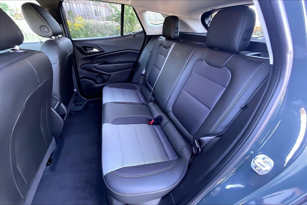 Used 2025 Chevrolet Trax LT w/ Driver Confidence Package FWD image 25