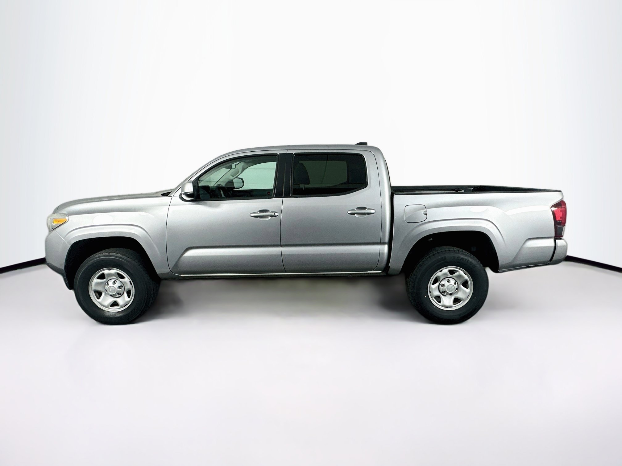 Used 2020 Toyota Tacoma SR w/ SR Convenience Package RWD image 4