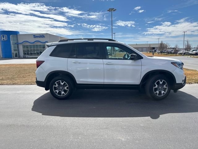 Used 2023 Honda Passport TrailSport image 2