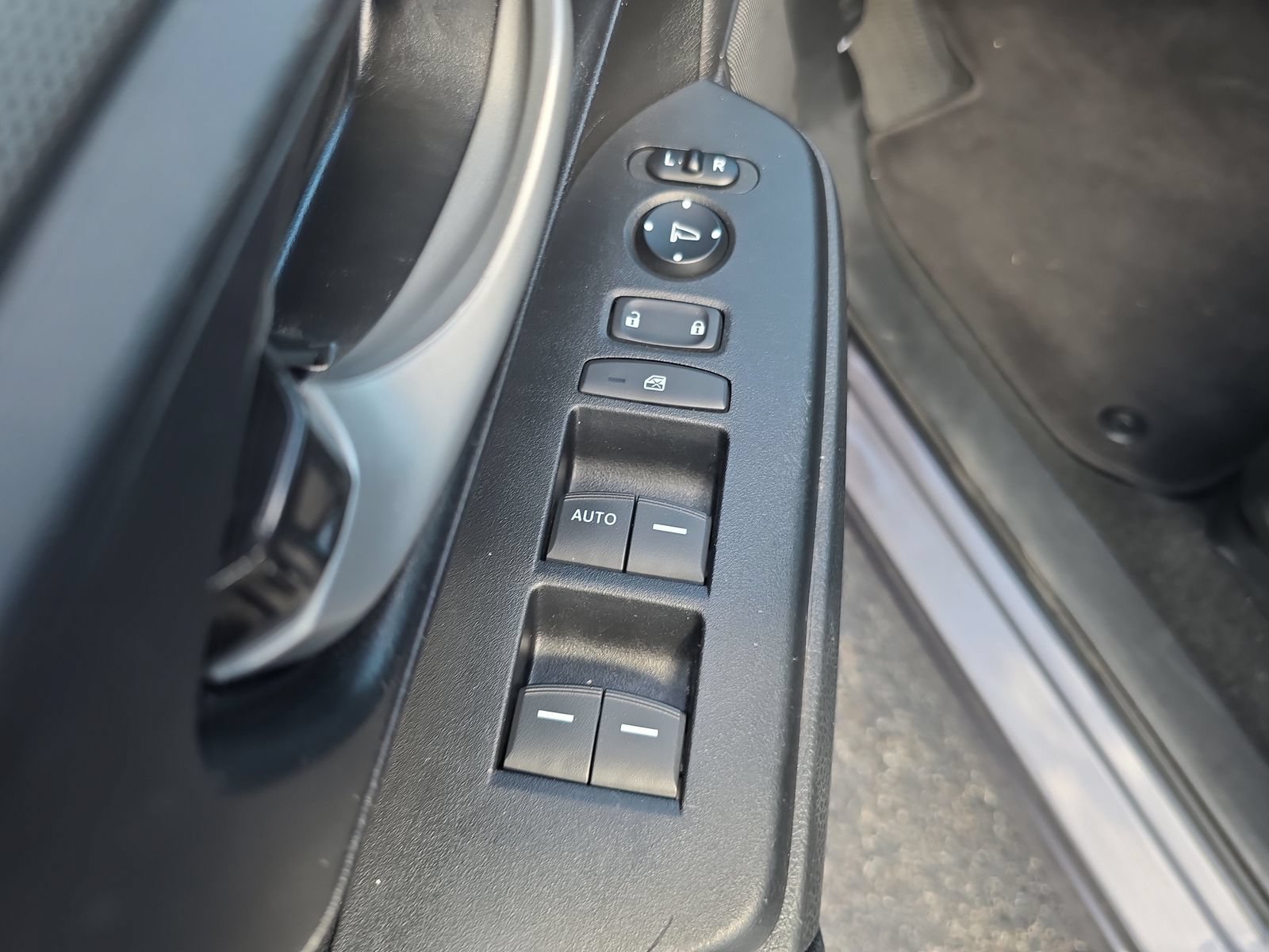 Used 2021 Honda CR-V LX image 14