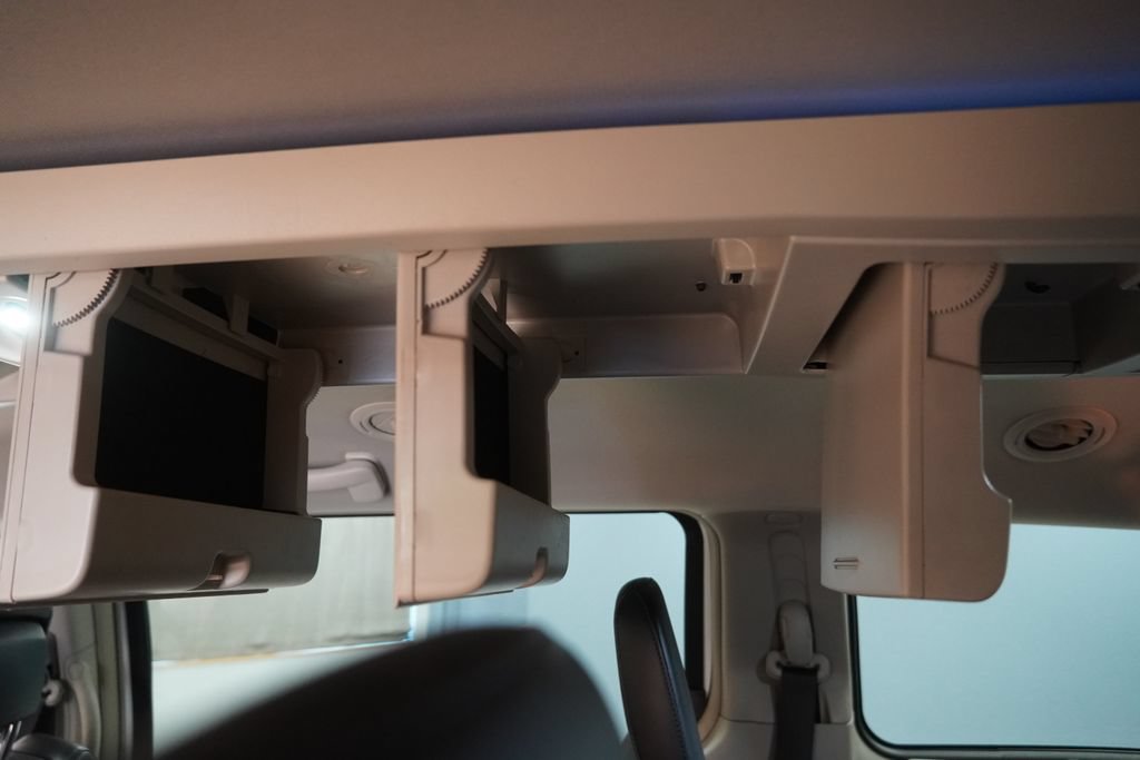 Used 2014 Chrysler Town & Country Touring-L FWD image 30