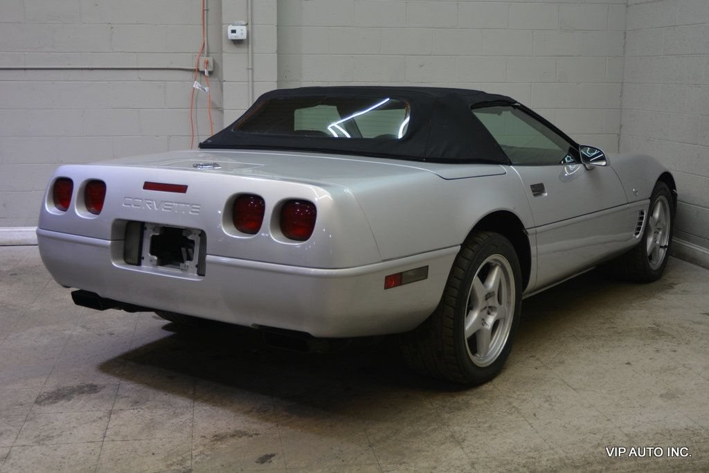 Used 1996 Chevrolet Corvette Convertible RWD image 25