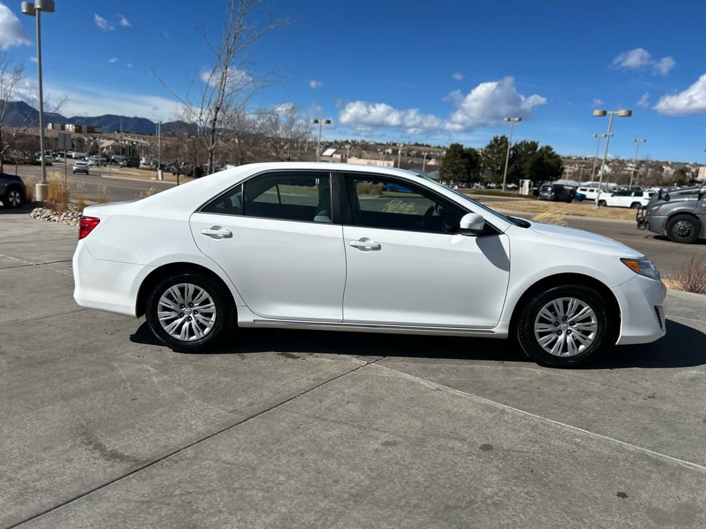 Used 2014 Toyota Camry LE image 8