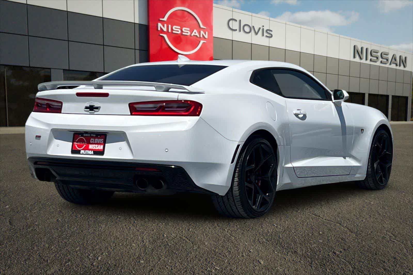 Used 2016 Chevrolet Camaro SS RWD image 3