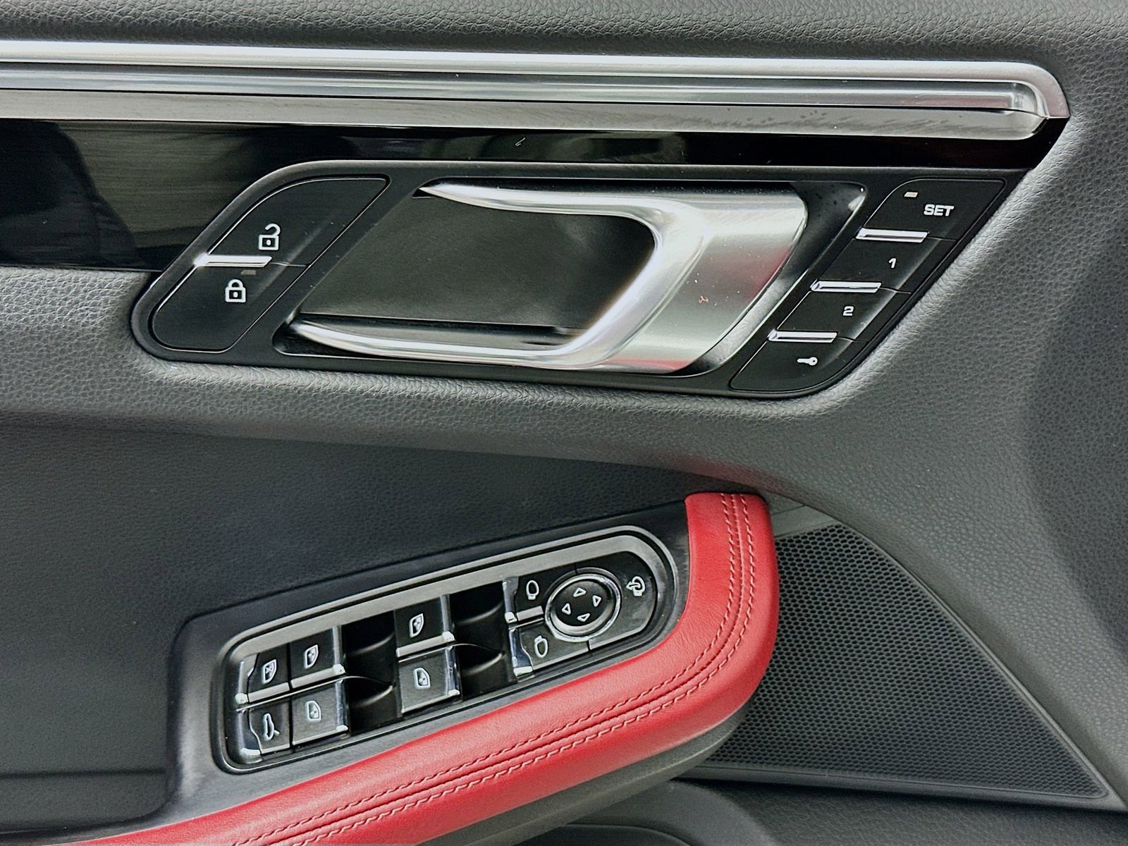 Used 2023 Porsche Macan S image 18