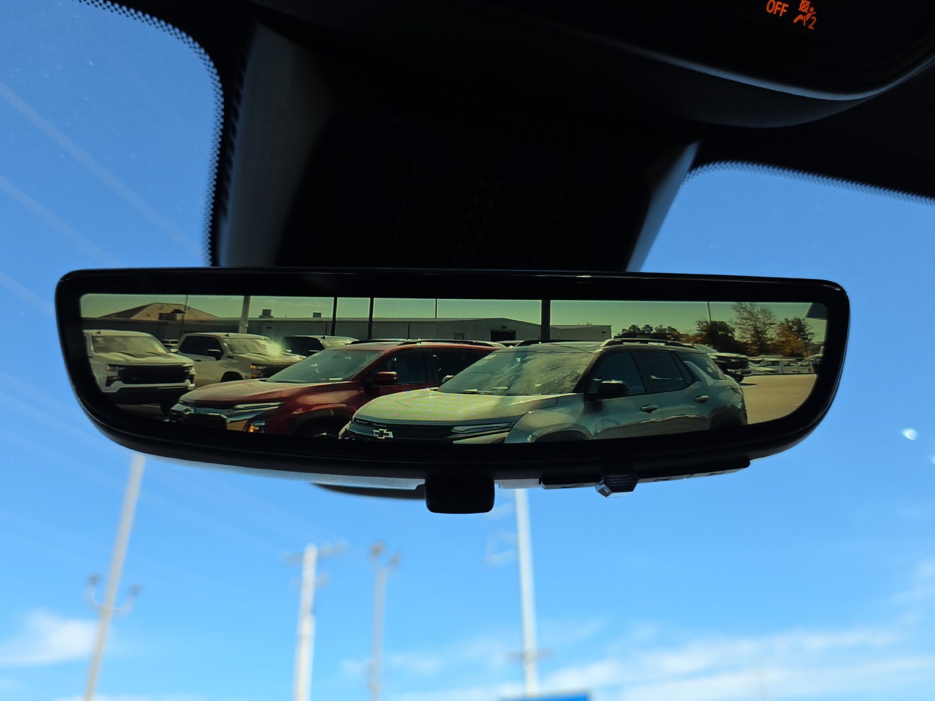 New 2027 Chevrolet Equinox LT w/ Safety and Technology Package FWD image 29