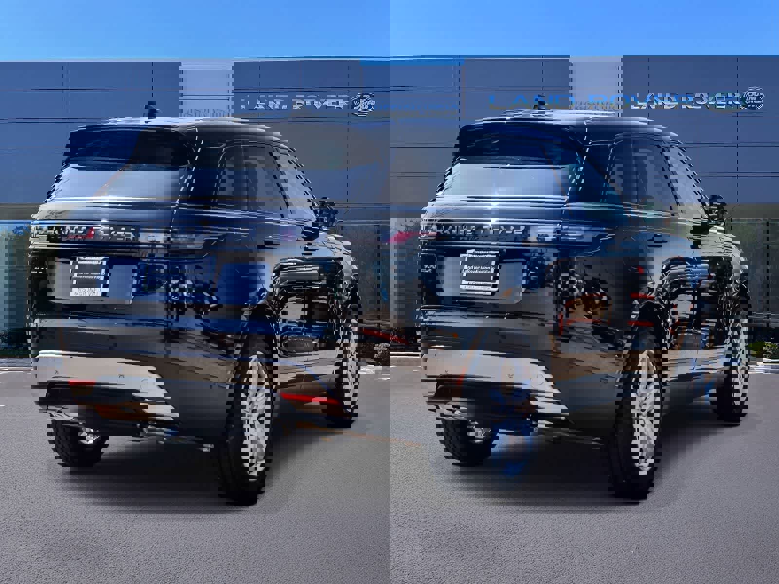 Used 2025 Land Rover Range Rover Velar S image 4