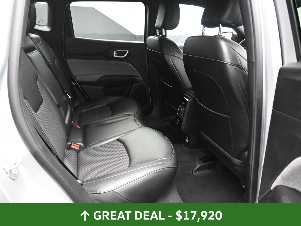 Used 2024 Jeep Compass Latitude image 25