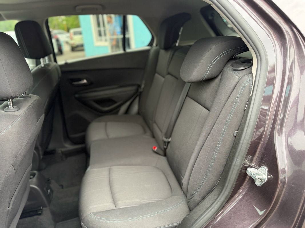 Used 2016 Chevrolet Trax LT AWD/4WD image 9