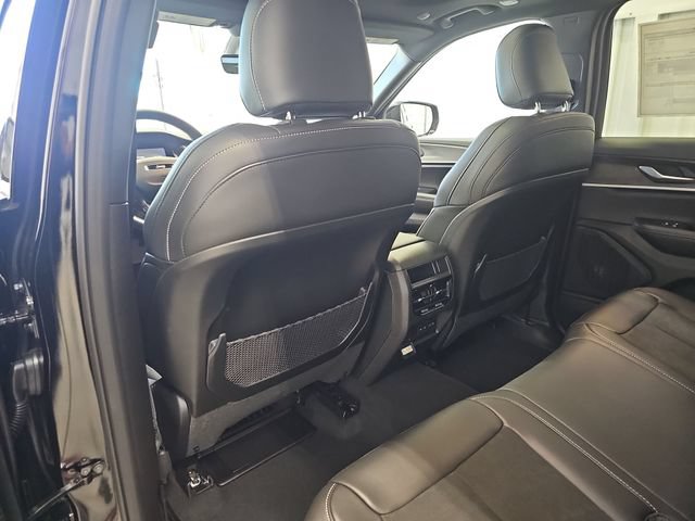 New 2026 Jeep Grand Cherokee Altitude AWD/4WD image 35