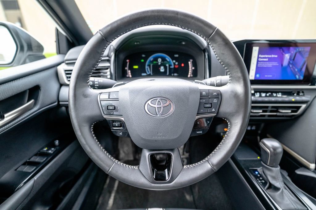 Used 2025 Toyota Camry SE w/ Convenience Package AWD/4WD image 13