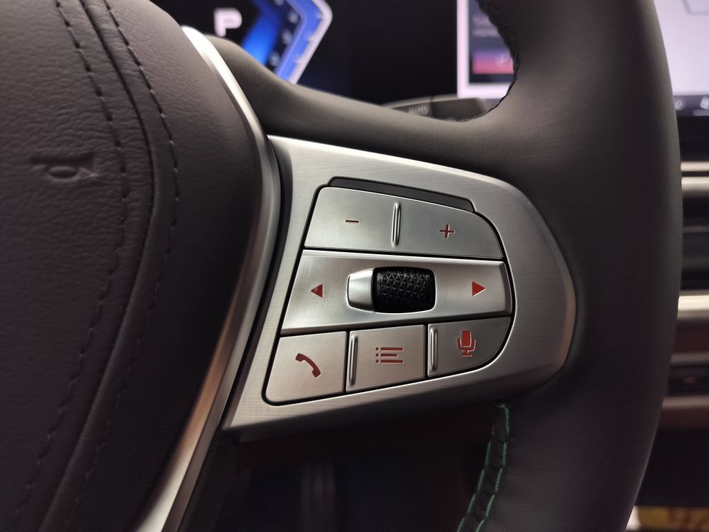 Certified 2026 BMW ALPINA XB7 AWD/4WD image 13