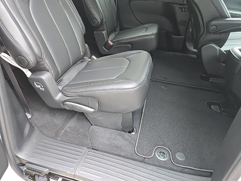 New 2026 Chrysler Pacifica Select w/ S Appearance Package FWD image 79