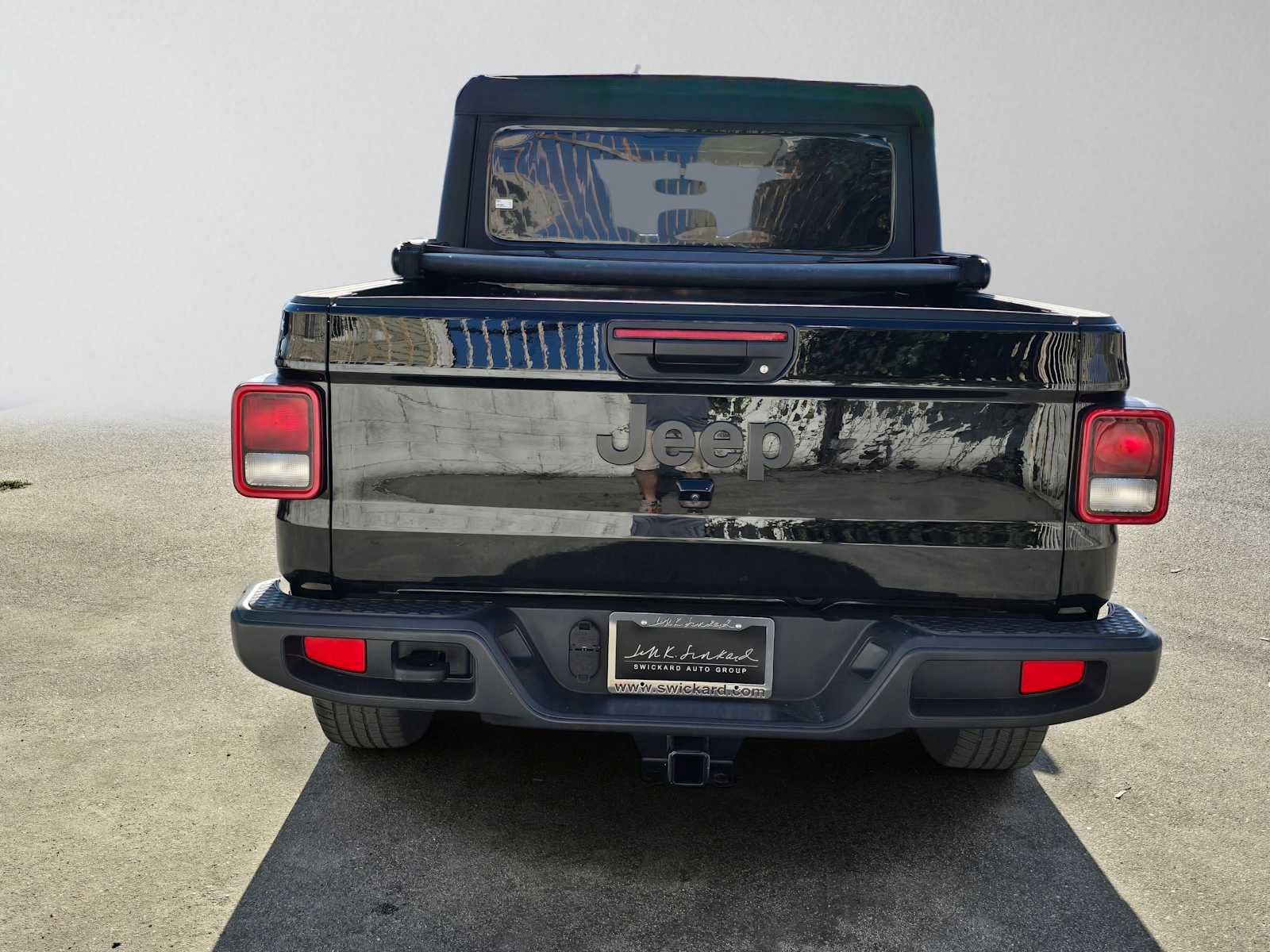 Used 2023 Jeep Gladiator Sport AWD/4WD image 4