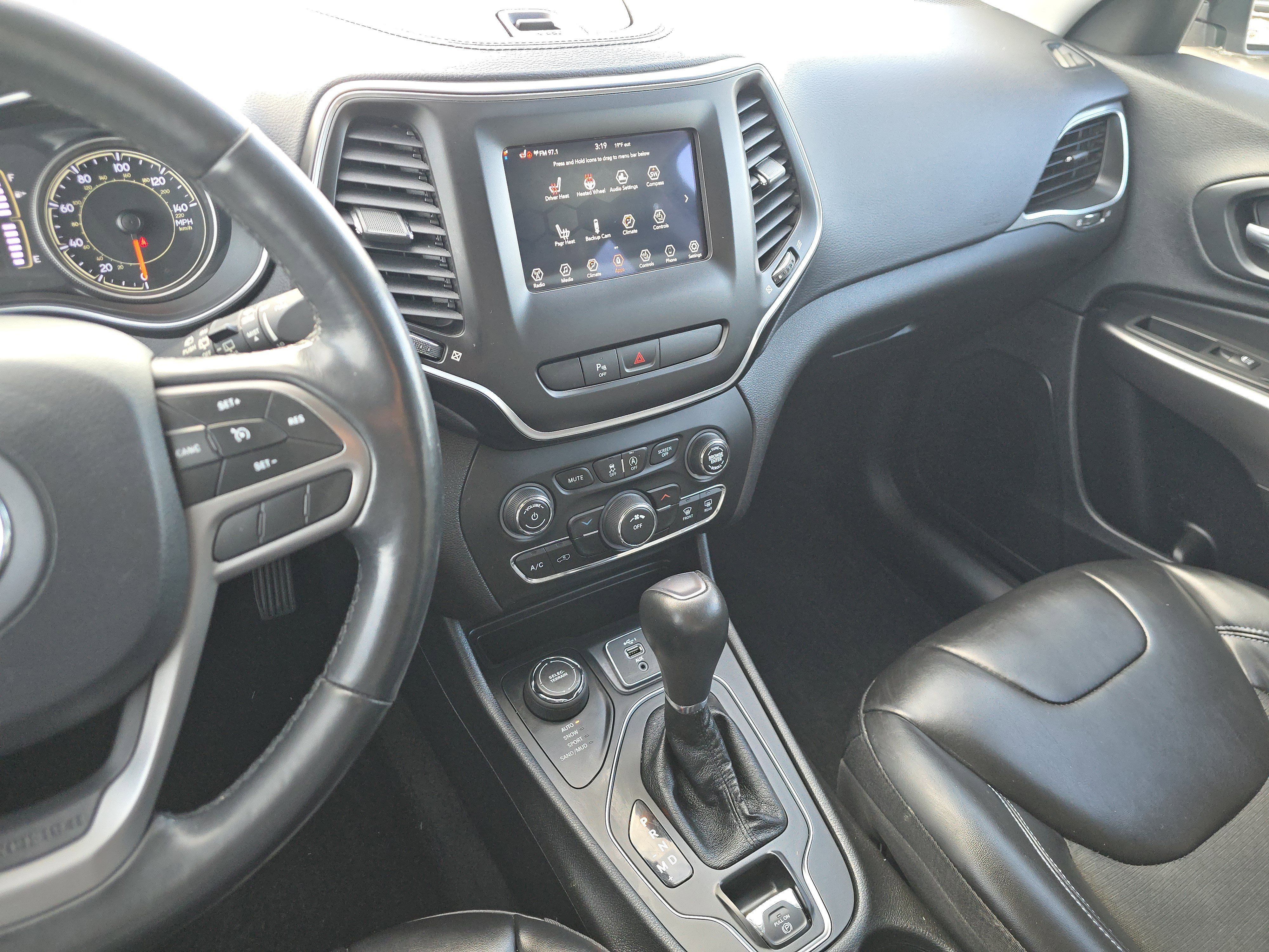 Used 2020 Jeep Cherokee Latitude Plus w/ Cold Weather Group image 22