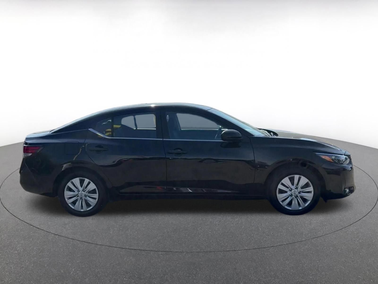 Used 2025 Nissan Sentra S image 16
