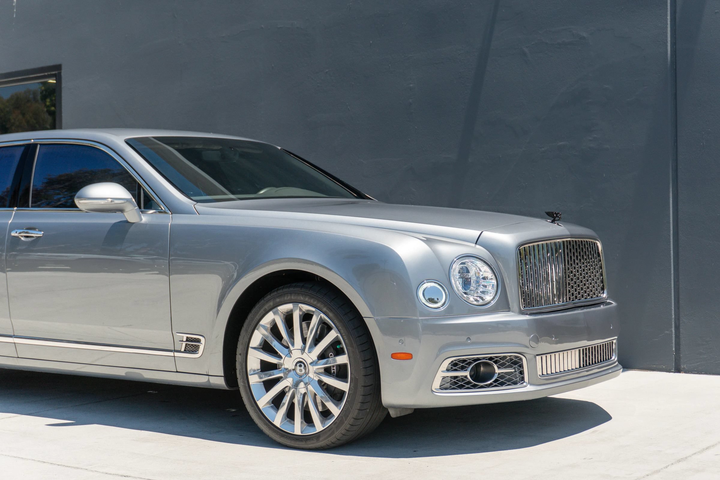 Used 2020 Bentley Mulsanne RWD image 40