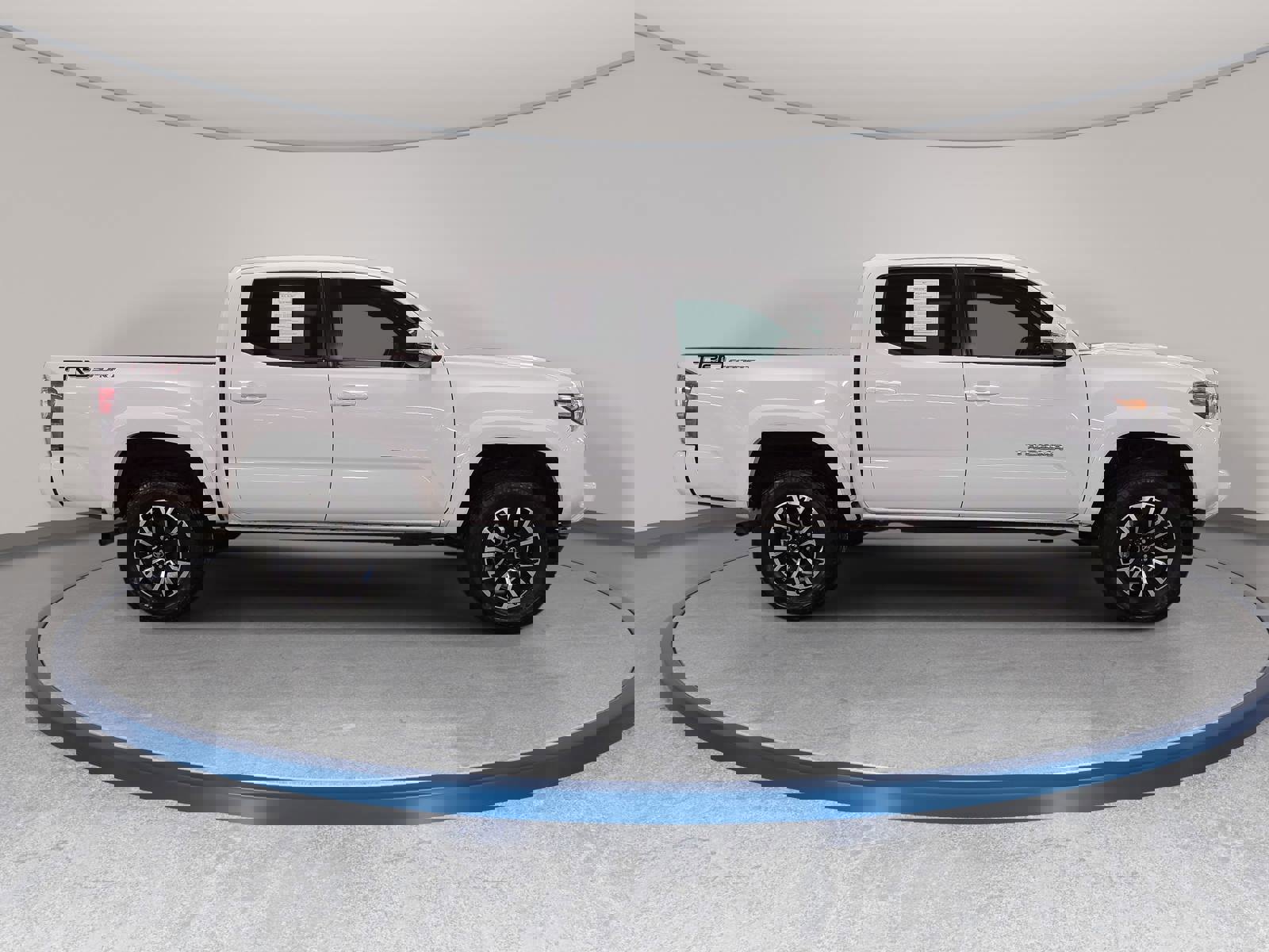 Used 2020 Toyota Tacoma TRD Sport image 4