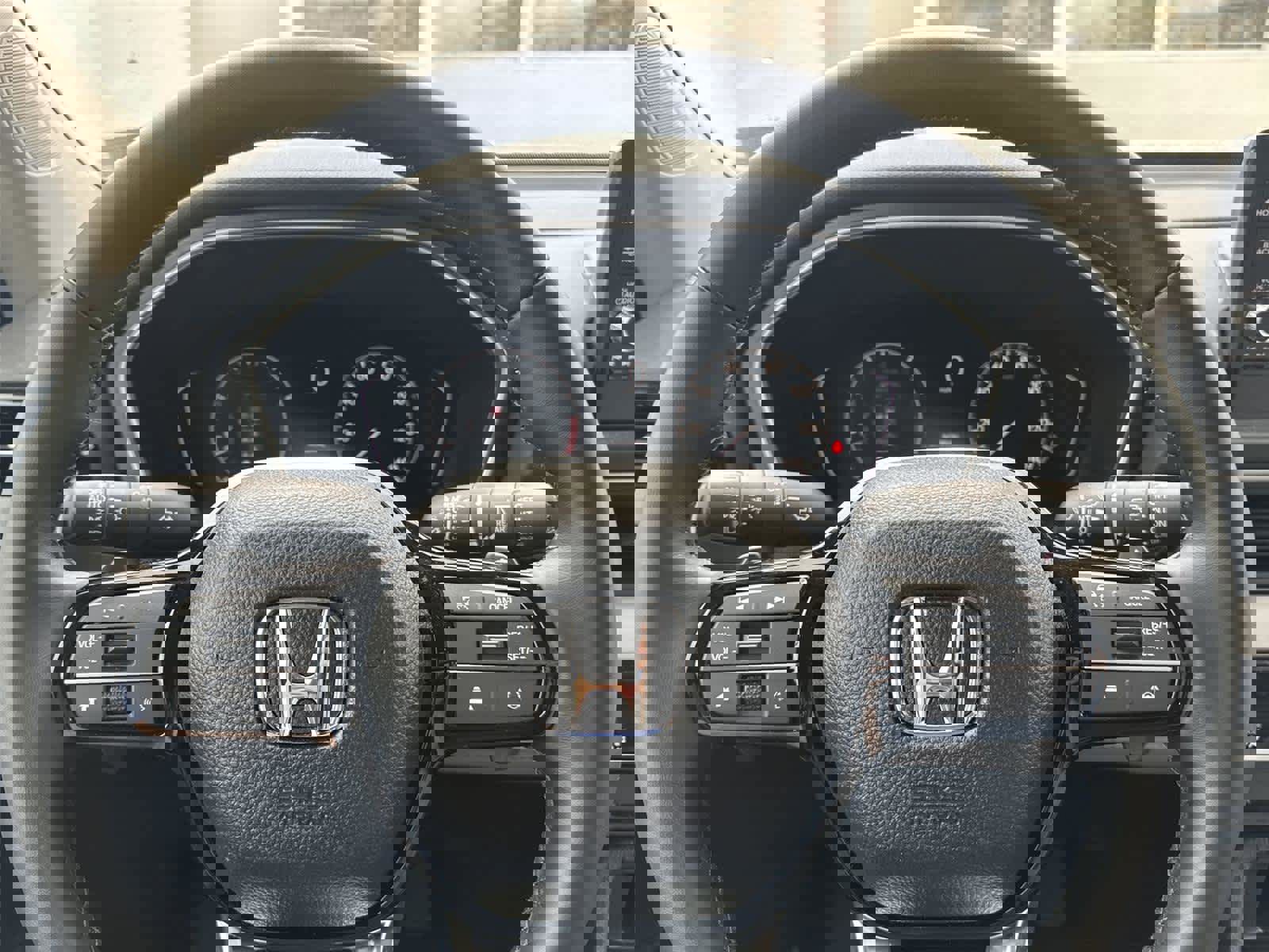 Used 2025 Honda Pilot EX-L image 16