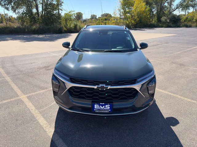 Used 2026 Chevrolet Trax LT w/ LT Convenience Package FWD image 2