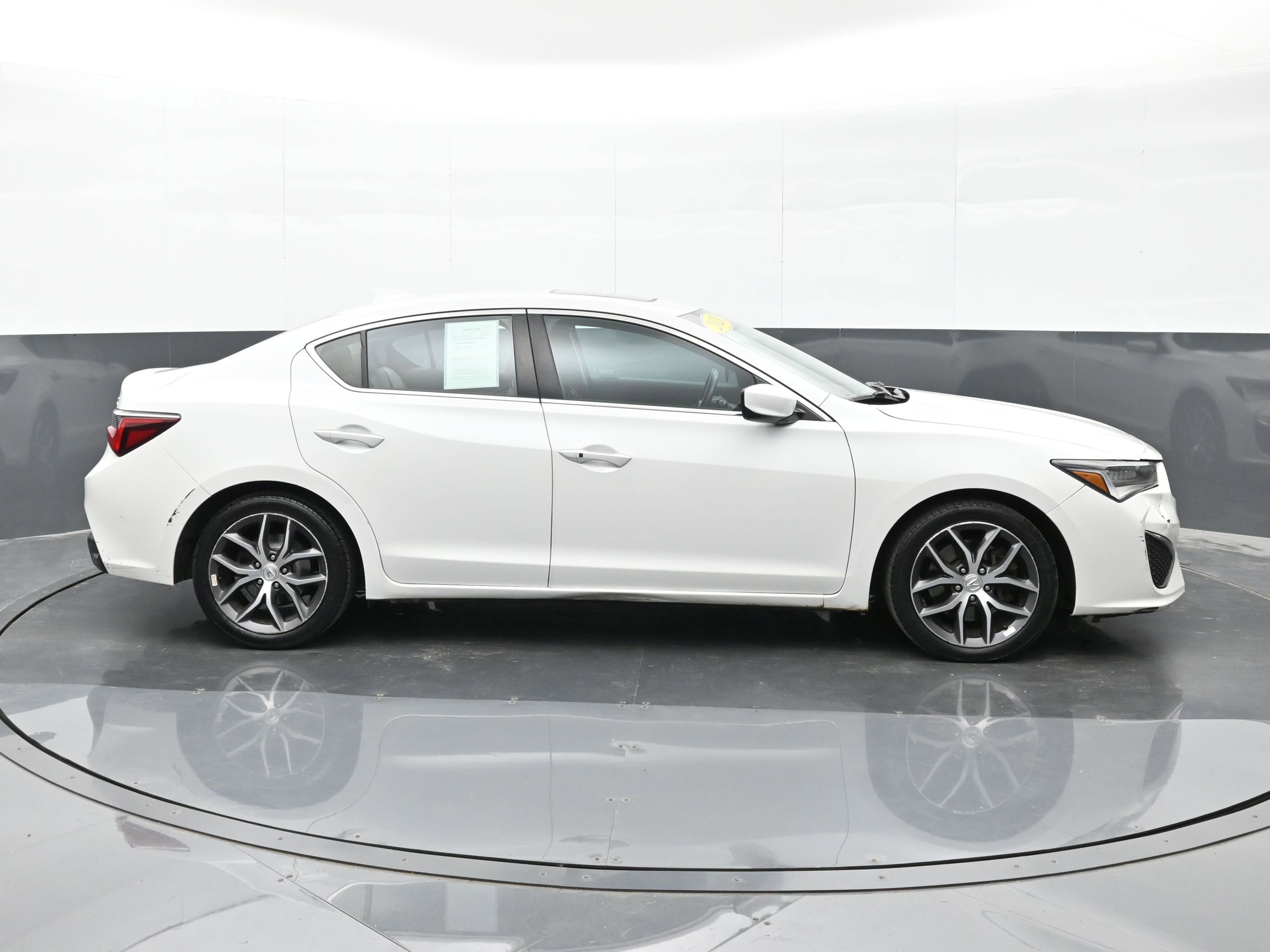 Used 2020 Acura ILX w/ Premium Package image 9