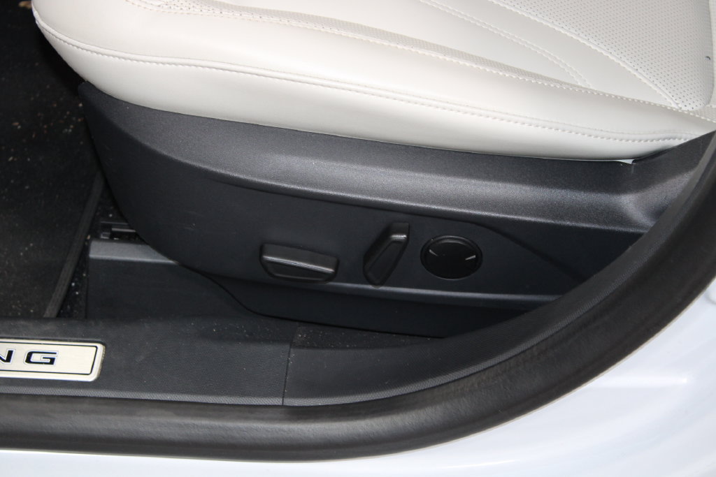 Used 2021 Ford Mustang Mach-E Premium RWD image 16